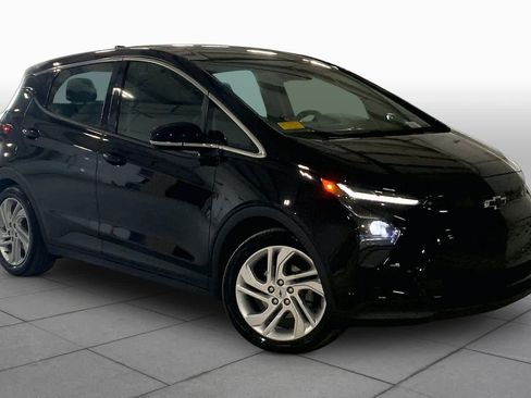 Used 2023 Chevrolet Bolt LT w/ Driver Confidence Package FWD image 2