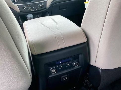 Used 2022 Chevrolet Traverse LS image 10