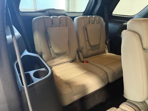 Used 2013 Ford Explorer XLT FWD image 26