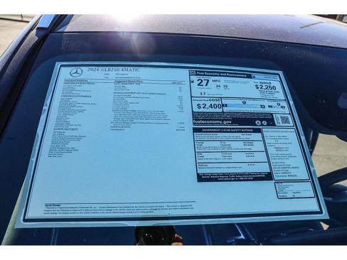 Used 2024 Mercedes-Benz GLB 250 4MATIC image 33