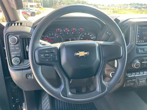 Used 2025 Chevrolet Silverado 1500 Custom image 14