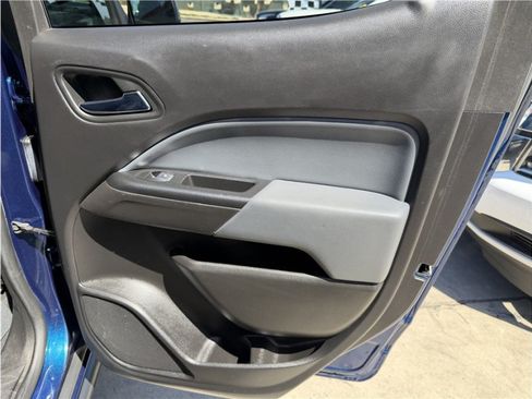 Used 2019 Chevrolet Colorado Z71 AWD/4WD image 24