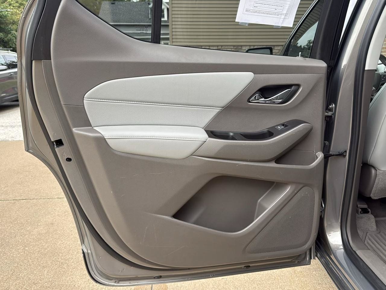 Used 2019 Chevrolet Traverse Premier FWD image 16