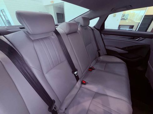 Used 2019 Honda Accord Touring image 13