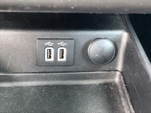 Used 2019 Ford Fusion SE FWD image 33
