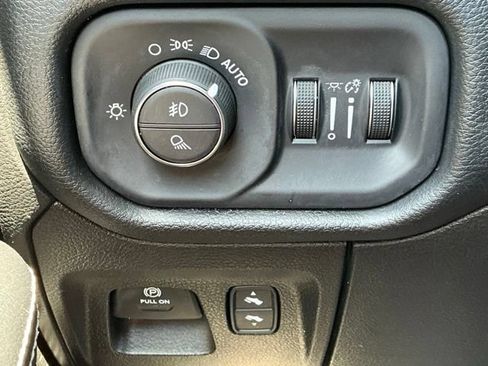 Used 2022 RAM 1500 Laramie AWD/4WD image 34