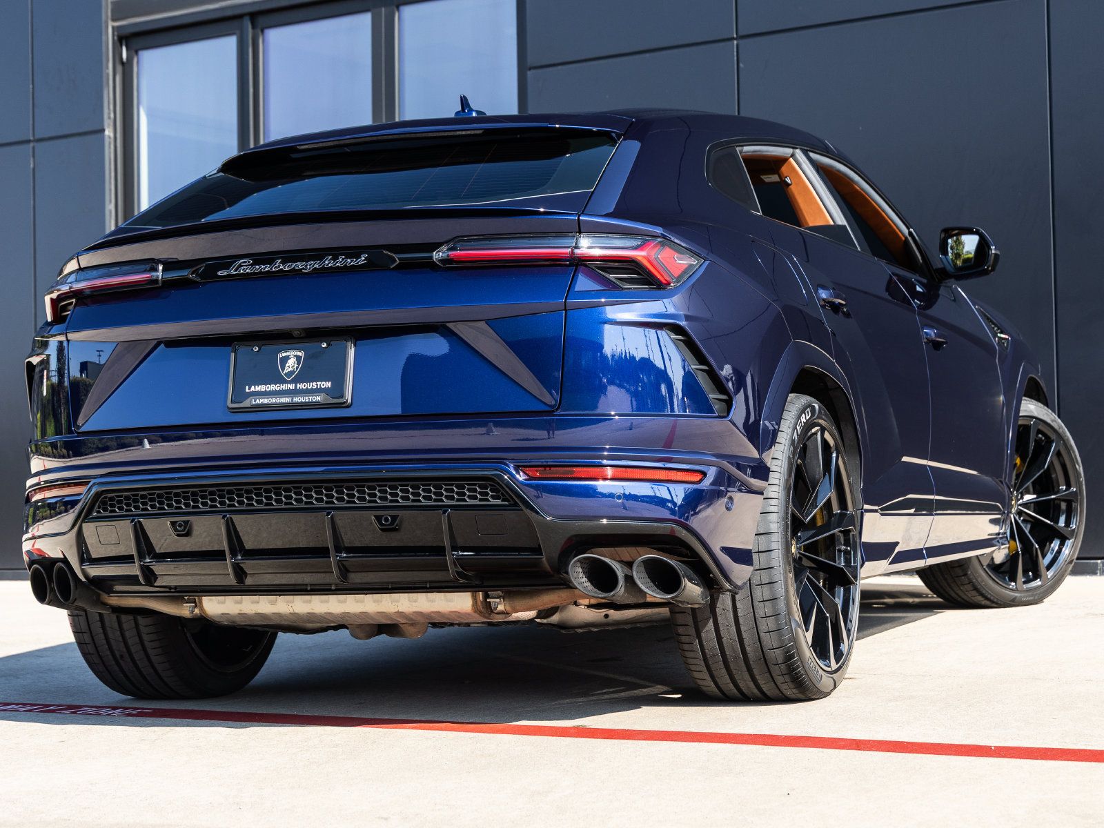 Used 2021 Lamborghini Urus AWD/4WD image 8