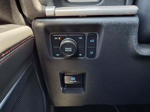 Certified 2025 Ford Expedition Active AWD/4WD image 26