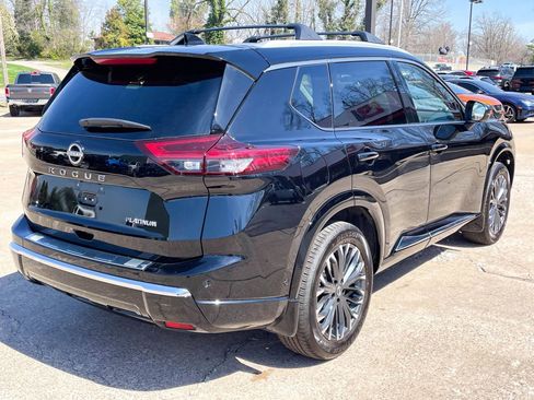 Used 2025 Nissan Rogue Platinum FWD image 6
