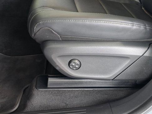 Used 2025 Mercedes-Benz GLE 350 4MATIC image 24