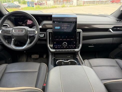 Used 2025 GMC Yukon XL Elevation w/ Technology Package AWD/4WD image 12