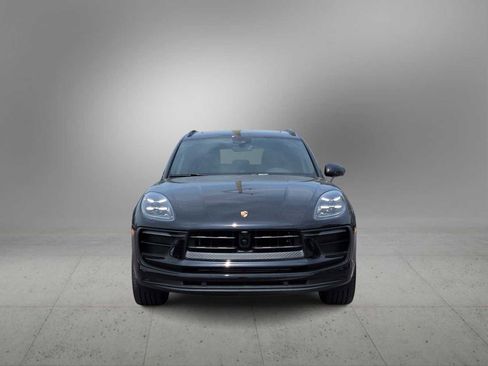 Used 2024 Porsche Macan AWD/4WD image 3