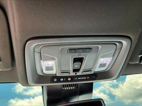 Used 2023 Chevrolet Silverado 1500 LTZ AWD/4WD image 18