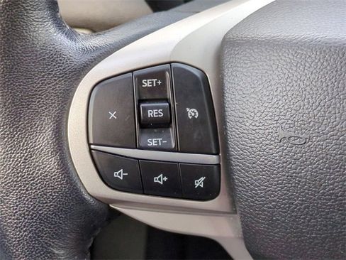 Used 2022 Ford Explorer XLT w/ Equipment Group 202A image 24