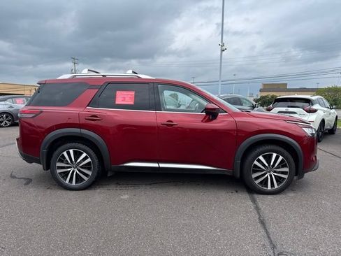 Certified 2023 Nissan Pathfinder Platinum AWD/4WD image 4