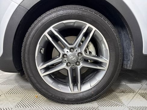 Used 2017 Hyundai Santa Fe Limited AWD/4WD image 22
