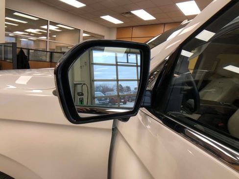 Certified 2023 Ford Expedition Platinum image 23