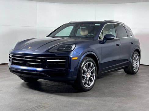 Certified 2025 Porsche Cayenne AWD/4WD image 1