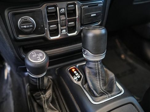 Used 2024 Jeep Wrangler Unlimited Sahara w/ Technology Group AWD/4WD image 19