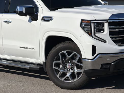 Used 2026 GMC Sierra 1500 SLT RWD image 3