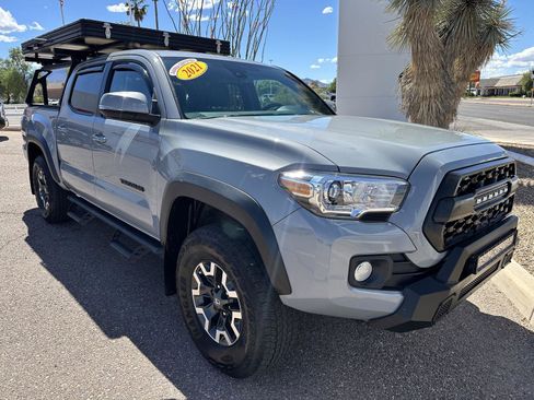 Used 2021 Toyota Tacoma TRD Off-Road image 17