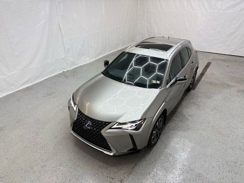 Used 2022 Lexus UX 250h w/ Premium Package image 38