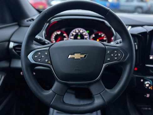 Used 2023 Chevrolet Traverse Premier image 10