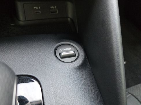 Used 2024 Nissan Z Performance w/ Floor Mat Package RWD image 27