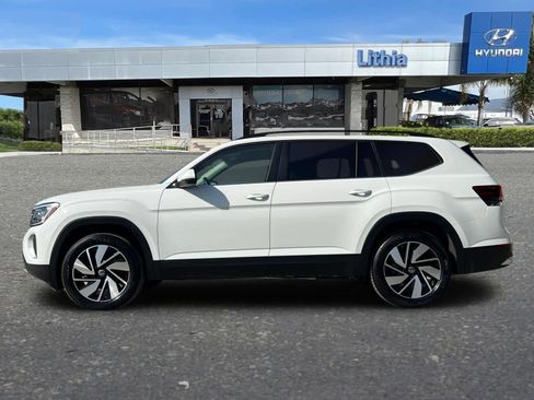 Used 2025 Volkswagen Atlas SE image 6
