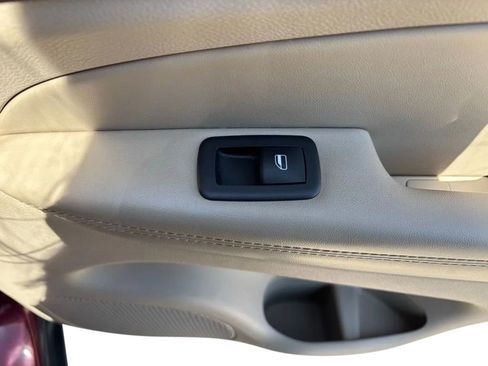 Used 2018 Jeep Grand Cherokee Limited image 24