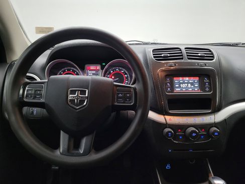 Used 2018 Dodge Journey SE image 22