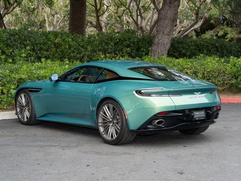 Used 2024 Aston Martin DB12 Coupe image 4