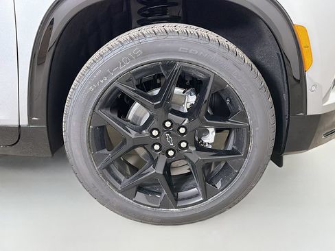 New 2026 Chevrolet Traverse RS w/ LPO, Floor Liner Package AWD/4WD image 28