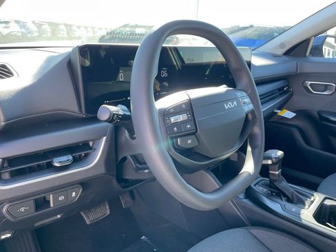 New 2026 Kia K4 LXS image 9