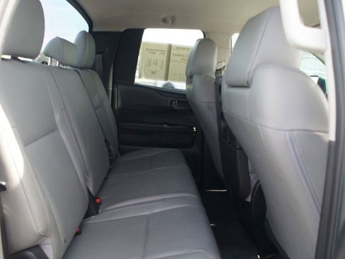 Used 2018 Toyota Tundra SR RWD image 16