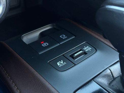 Used 2021 Toyota Venza XLE image 44