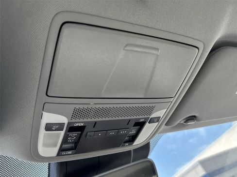 Used 2020 Acura TLX FWD image 31