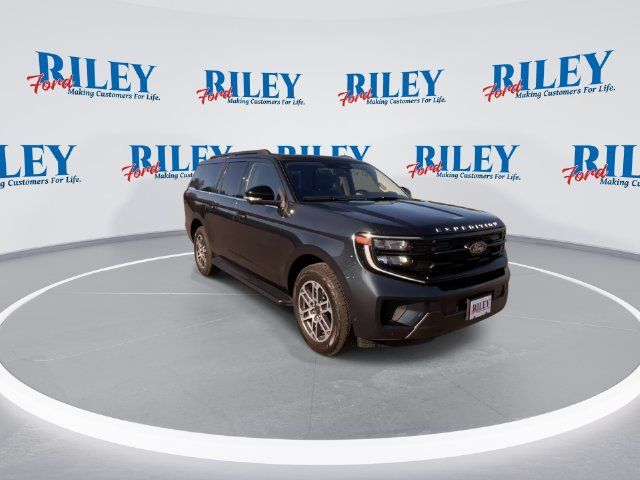 Used 2025 Ford Expedition Max Active AWD/4WD image 2