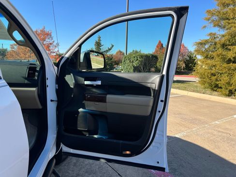 Used 2008 Toyota Tundra Limited image 16