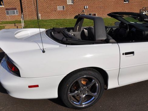 Used 1997 Chevrolet Camaro Z28 w/ Preferred Equipment Group 2 RWD image 15