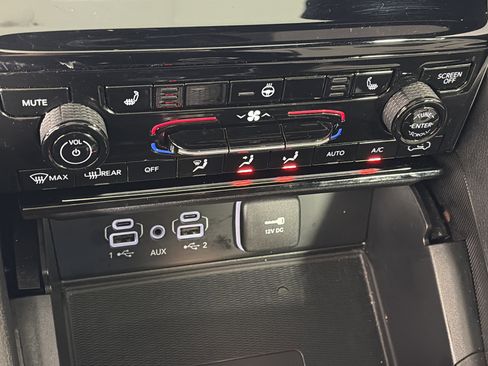 Used 2025 Jeep Grand Cherokee L Altitude image 24