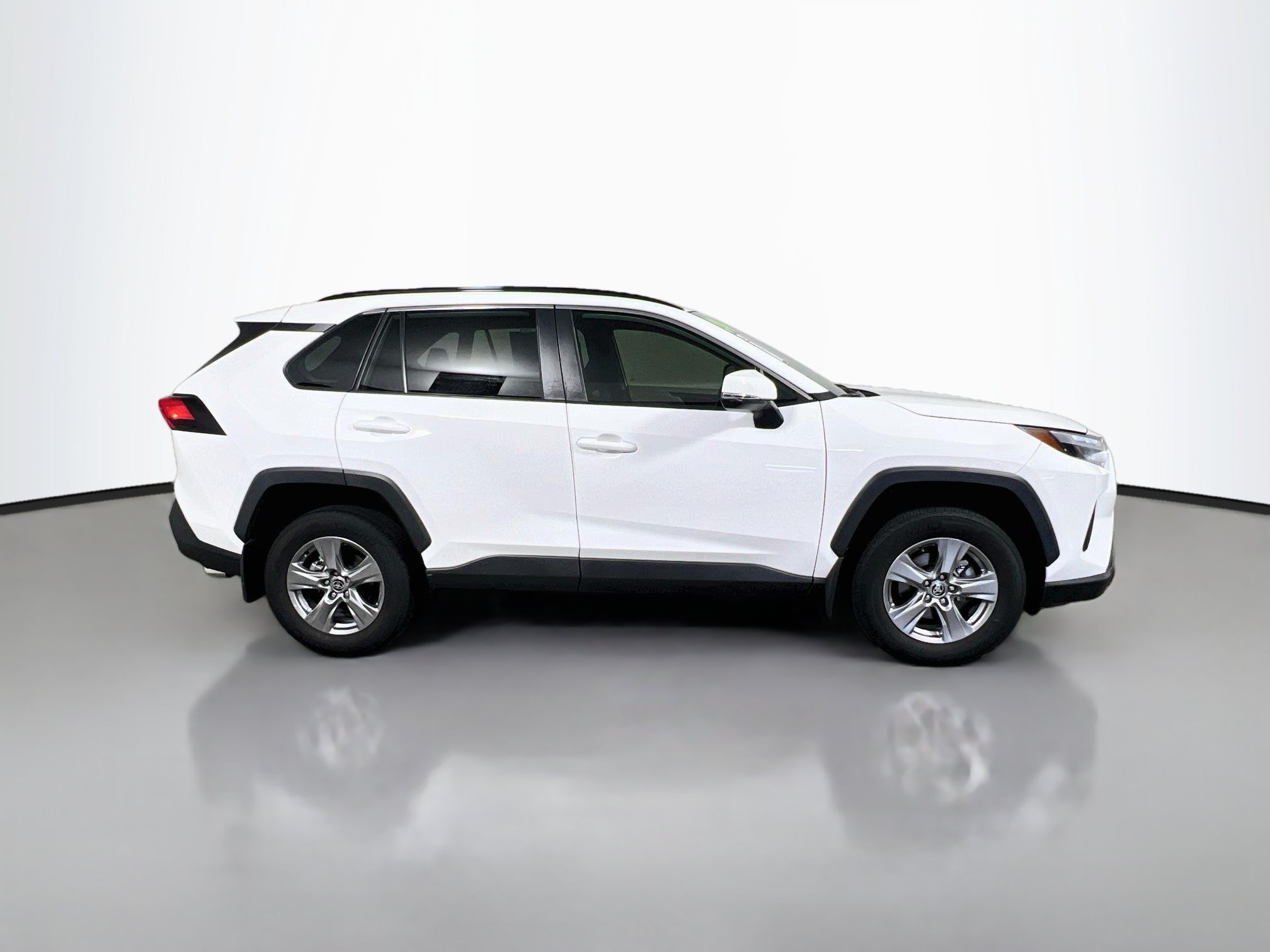 Used 2024 Toyota RAV4 XLE w/ Convenience Package FWD image 3