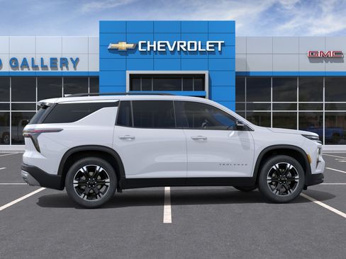 New 2027 Chevrolet Traverse LT FWD image 6