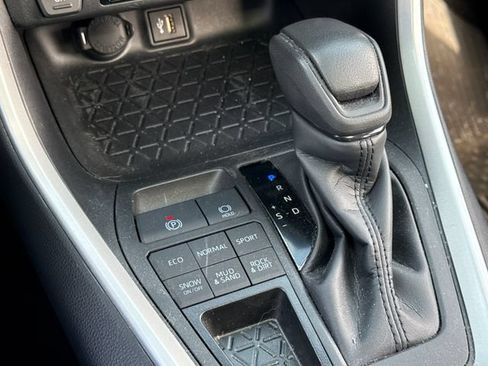Used 2024 Toyota RAV4 XLE w/ Convenience Package AWD/4WD image 34