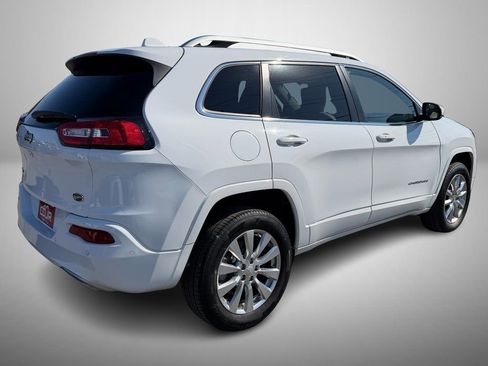 Used 2018 Jeep Cherokee Overland w/ Technology Group AWD/4WD image 3