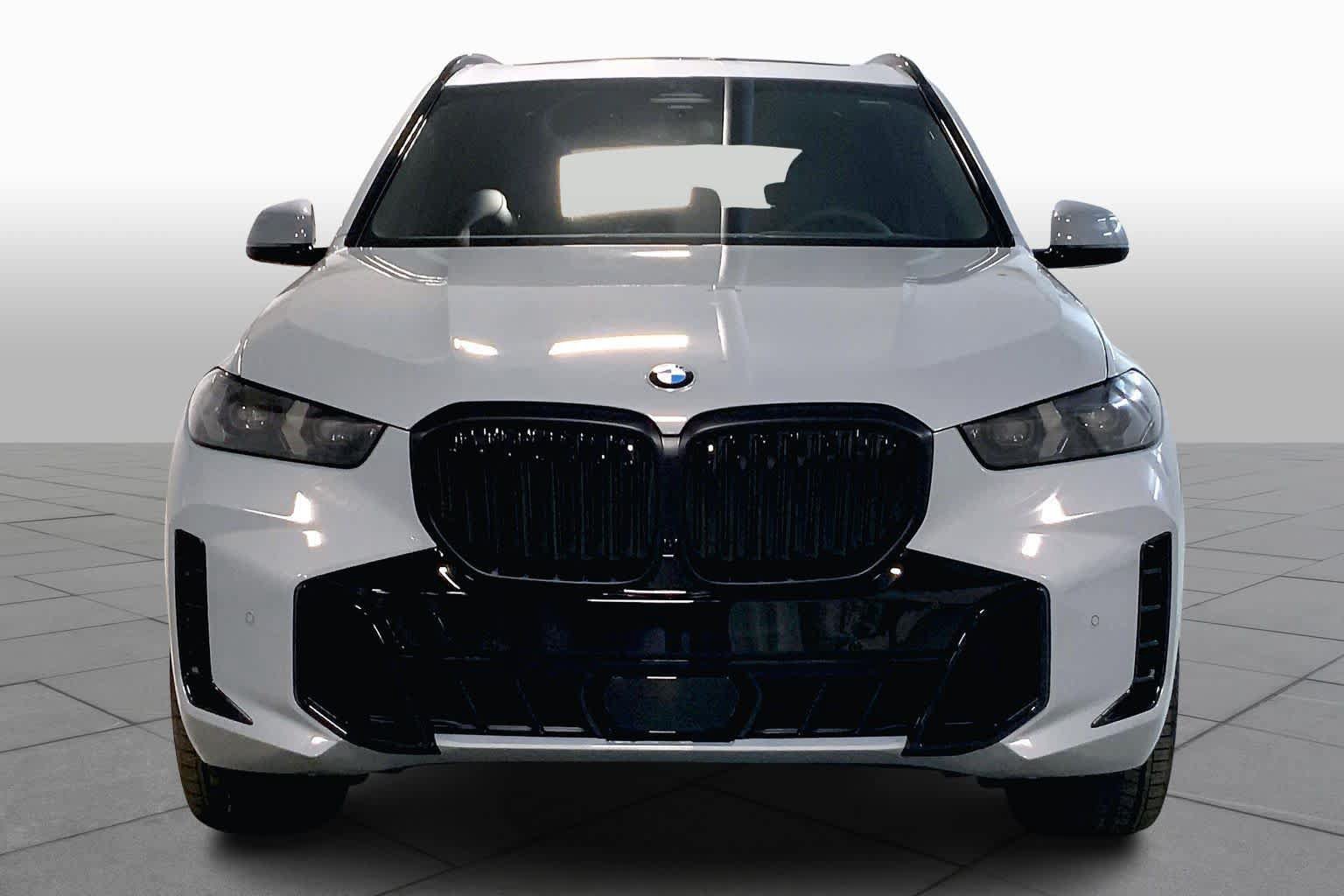 Used 2026 BMW X5 xDrive40i w/ M Sport Package AWD/4WD image 3
