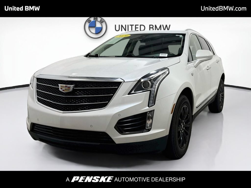 Used 2019 Cadillac XT5 Luxury w/ LPO, Black Ice Package FWD image 1
