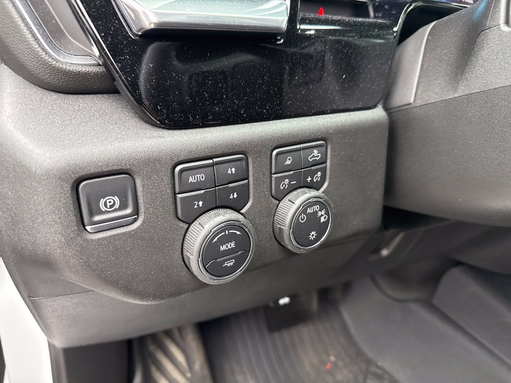 Used 2026 Chevrolet Silverado 1500 LT AWD/4WD image 15