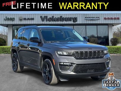 Used 2023 Jeep Grand Cherokee Limited w/ Black Appearance Package