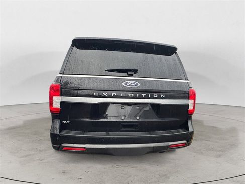 Used 2022 Ford Expedition XLT image 4